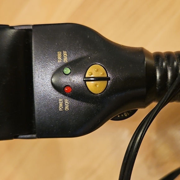 Conair Ceramic Technology 2"wide flat iron. - Picture 4 of 5